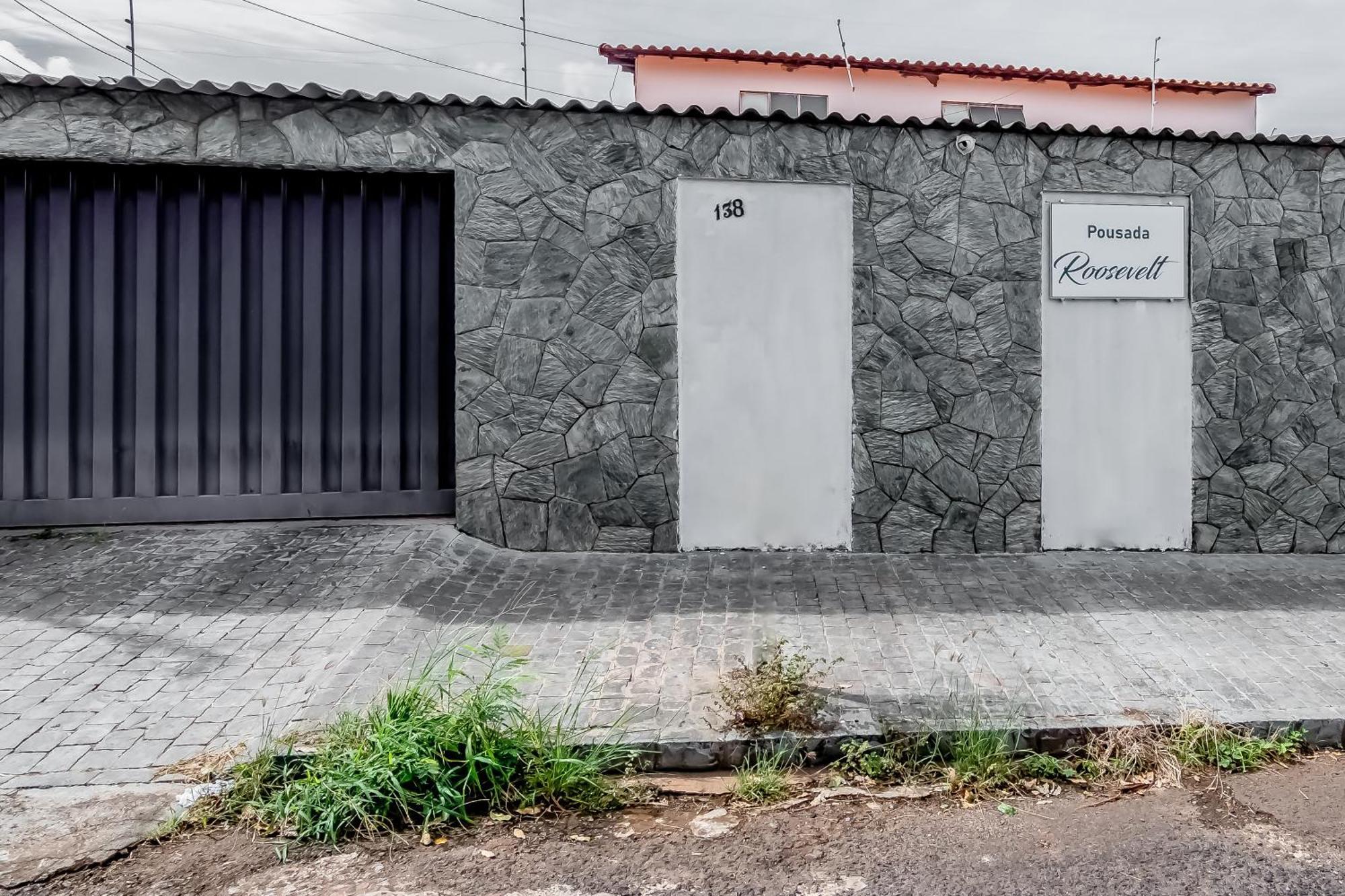 Pousada Roosevelt Quarto 04 - Pousada Central Prox Rodoviaria E Dist Industrial Ξενοδοχείο Ουμπερλάντια Εξωτερικό φωτογραφία