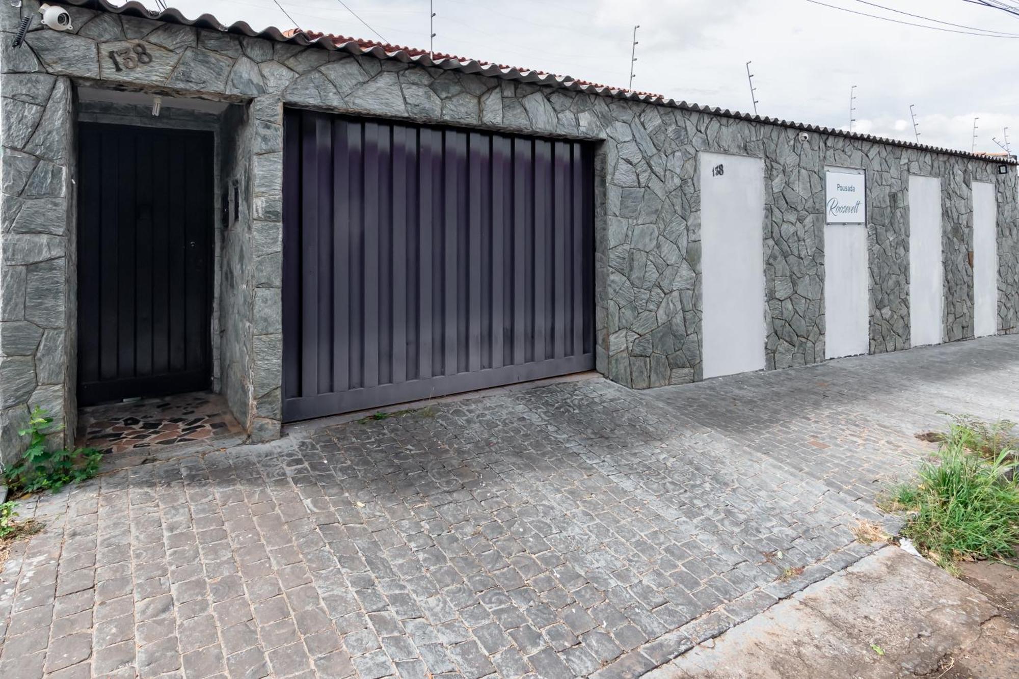 Pousada Roosevelt Quarto 04 - Pousada Central Prox Rodoviaria E Dist Industrial Ξενοδοχείο Ουμπερλάντια Εξωτερικό φωτογραφία